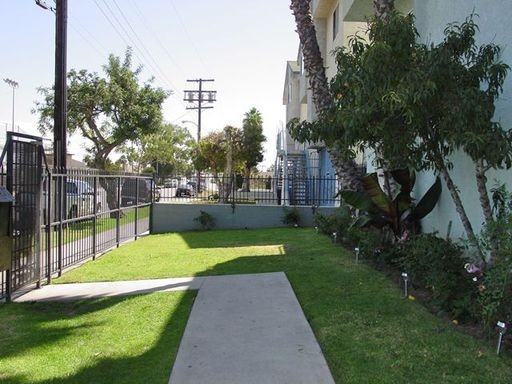 933 N Banning Blvd #2 - Photo 3 of 3