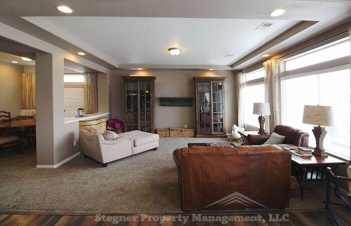 3621 Maplewood Lane - Photo 3 of 17