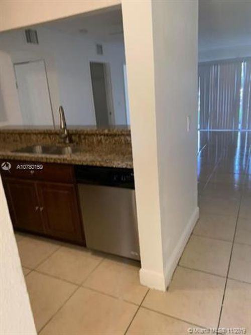 1522 Lake Crystal Drive B - Photo 2 of 7