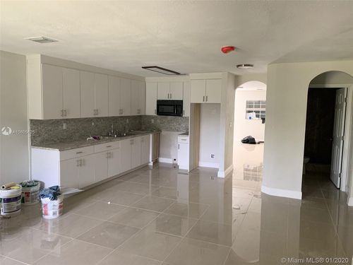 10370 Northwest 10th Avenue #10370 - Photo 2 of 3