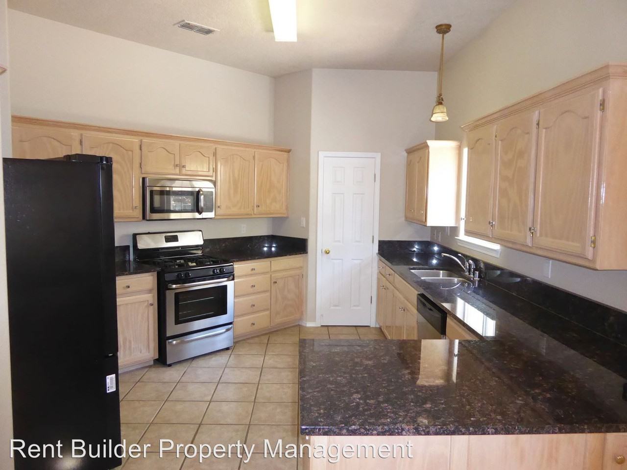 5515 Pegasus Pl. Nw - Photo 3 of 37