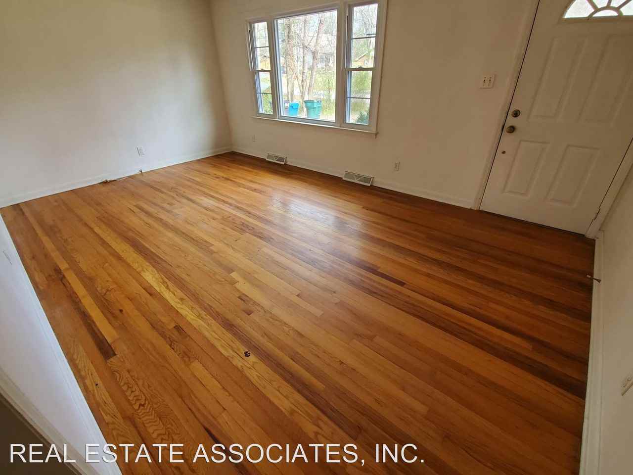 4609 Kinlock Drive - Photo 3 of 14