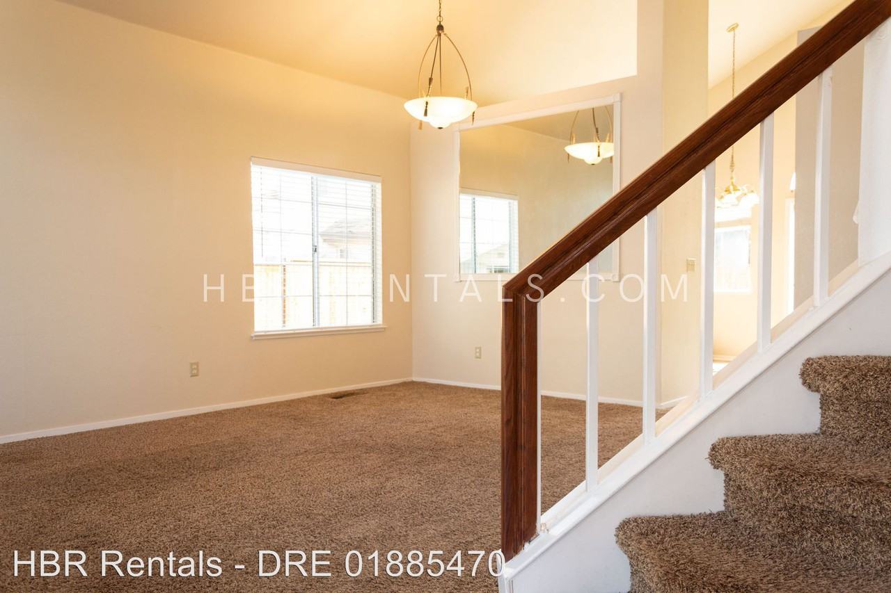 330 Gonzalez Street - Photo 2 of 27