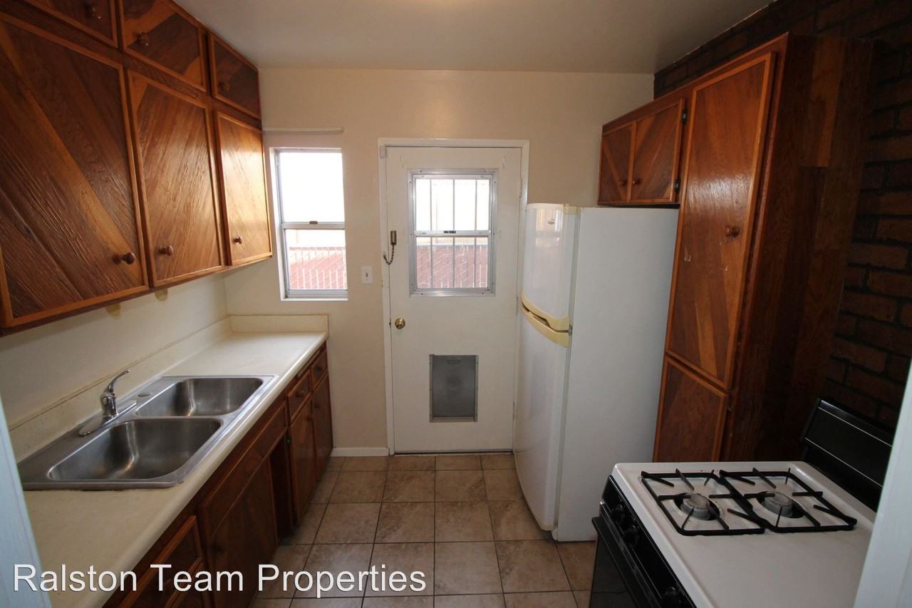 742 Jefferson Ave #A - Photo 2 of 9