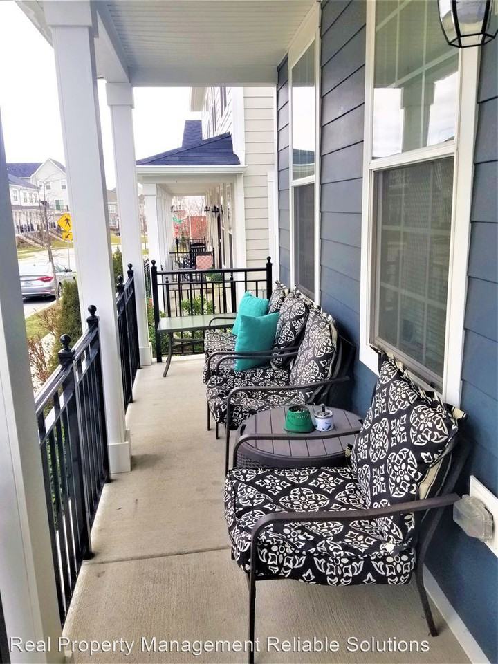 4521 Birchwood Drive - Photo 3 of 24