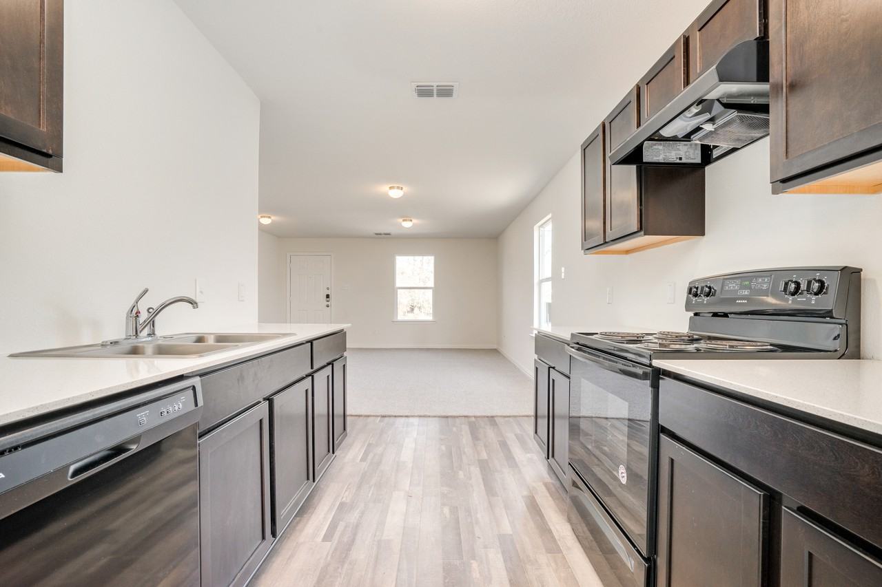 1812 Pelican Oval W - Photo 3 of 18