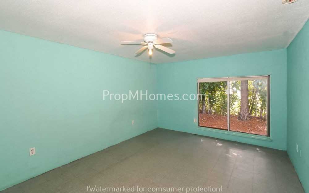 2424 11th Street W - Photo 3 of 17