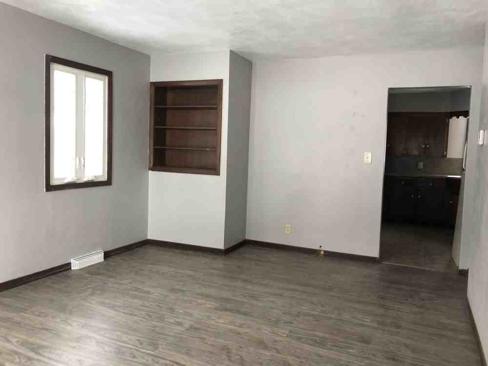 615 East Donald Street - Photo 3 of 10