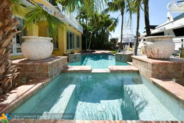 447 Coral Way - Photo 3 of 24