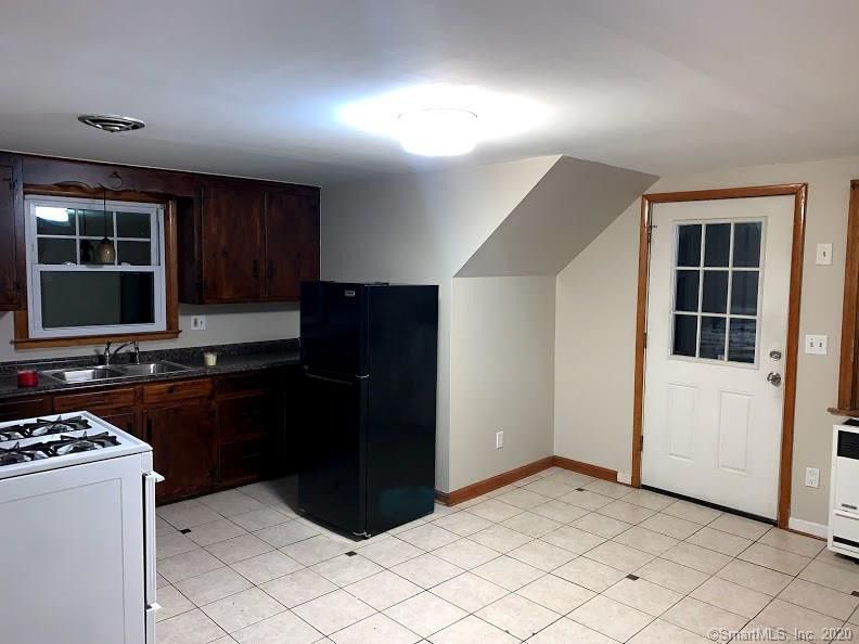 95 Burke Street - Photo 2 of 10
