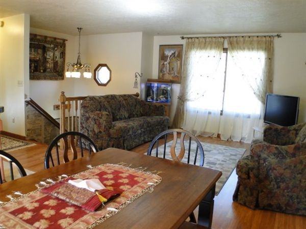 4136 Chickory Ln - Photo 3 of 9