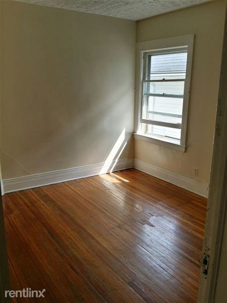 219 Shelter St - Photo 3 of 4