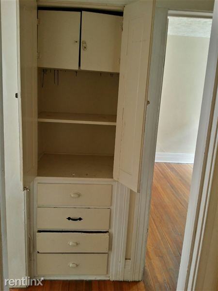 219 Shelter St - Photo 2 of 4