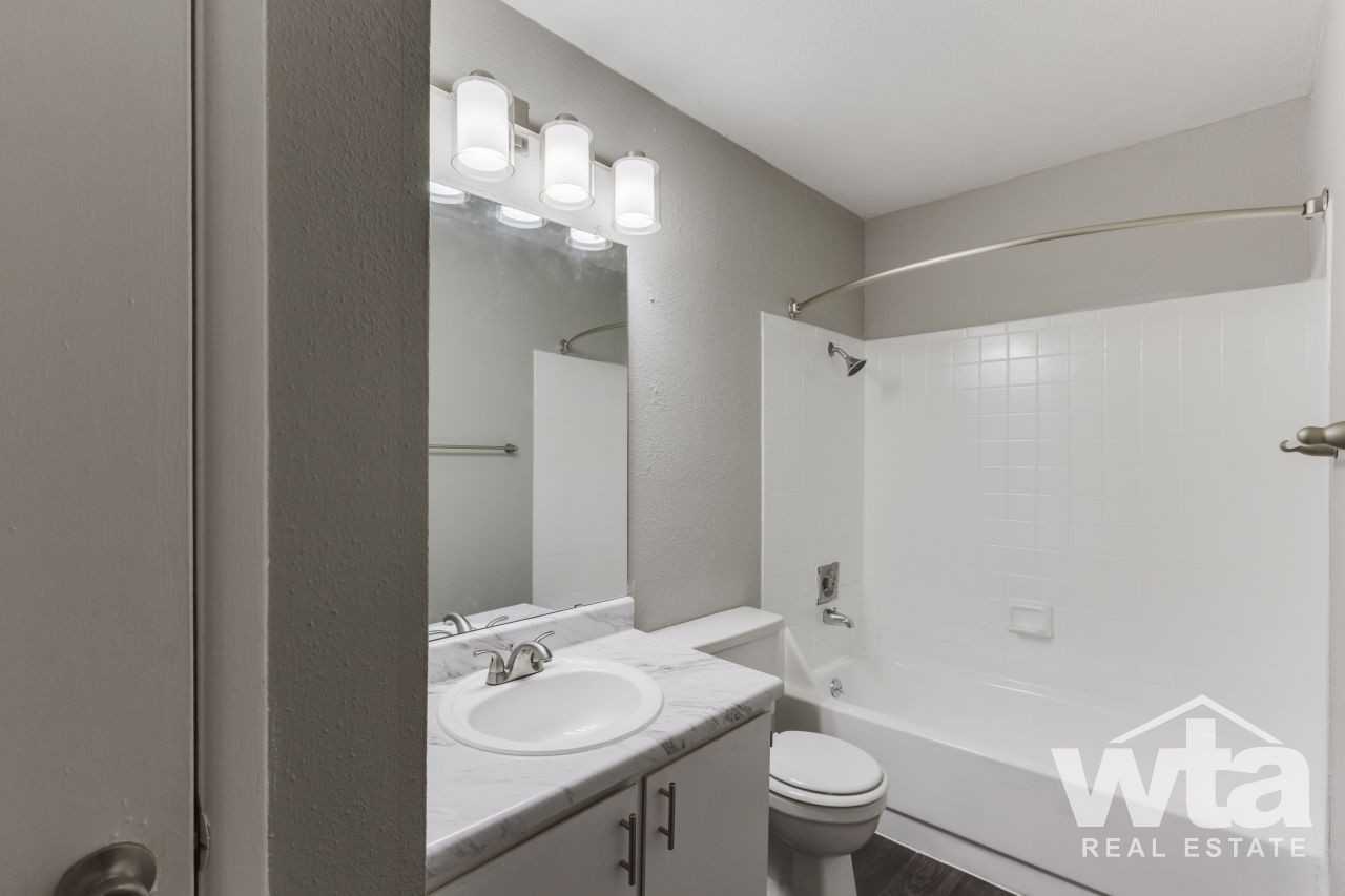 $199 TOTAL MOVE in SPECIAL - Photo 2 of 4