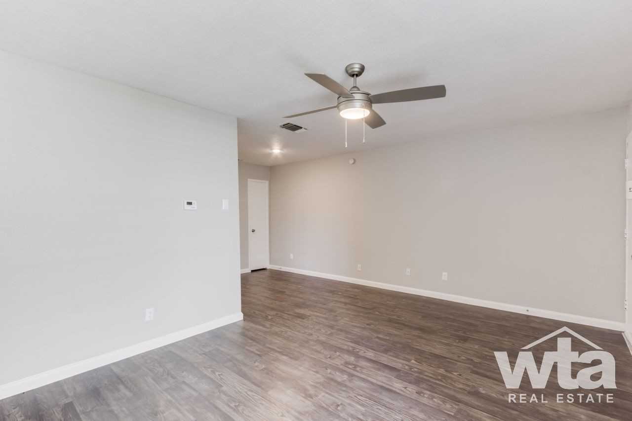 $199 TOTAL MOVE in SPECIAL - Photo 3 of 4