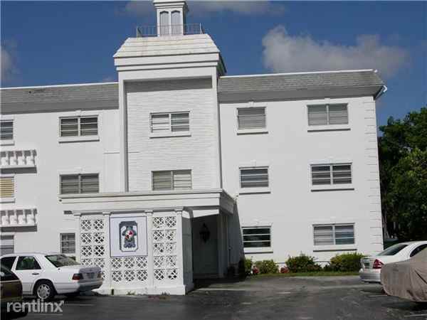 1439 S Ocean Blvd - Photo 3 of 13