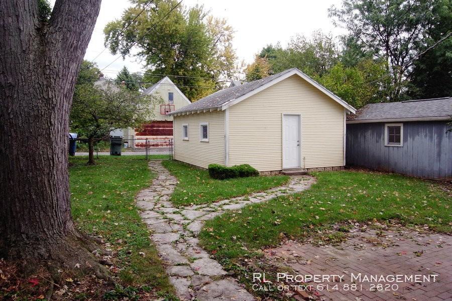 462 E. Tulane Rd. - Photo 3 of 20