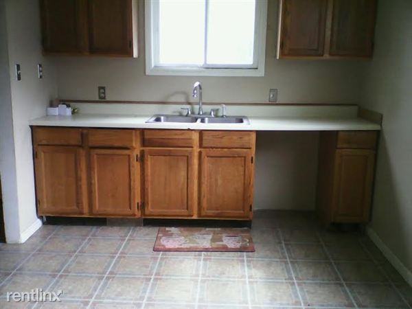 2085 Morrish St - Photo 2 of 3