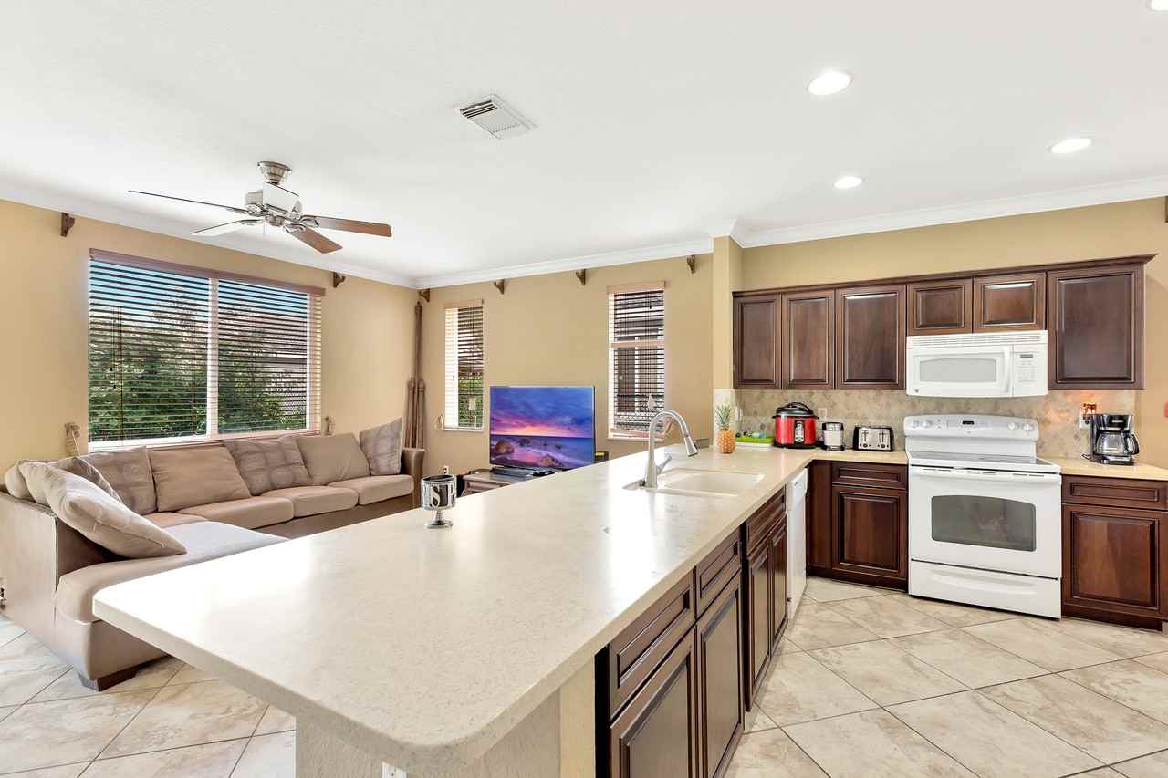 20607 Northwest 12th Avenue - Photo 2 of 4