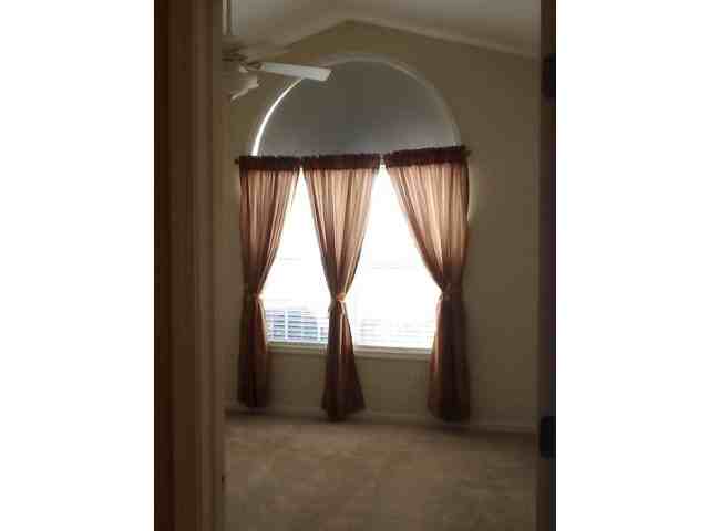 435 City Park Dr - Photo 2 of 11