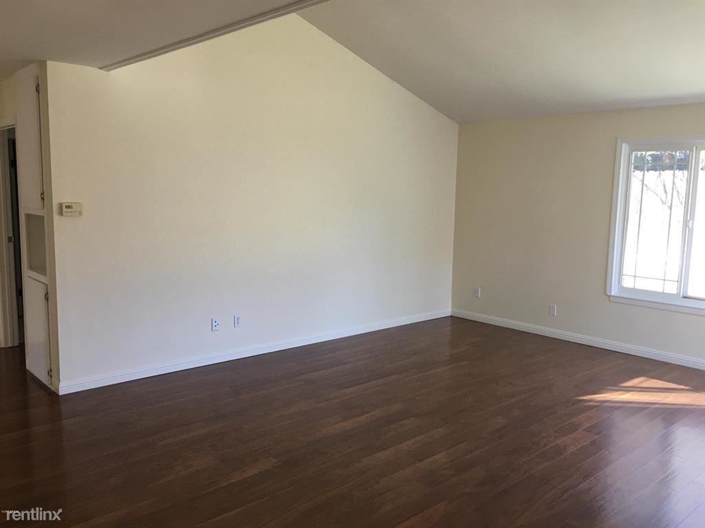 28965 Valley Heights Dr - Photo 2 of 10