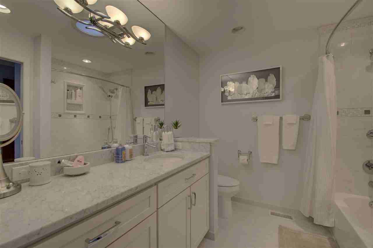 586 Deer Park Way - Photo 3 of 8