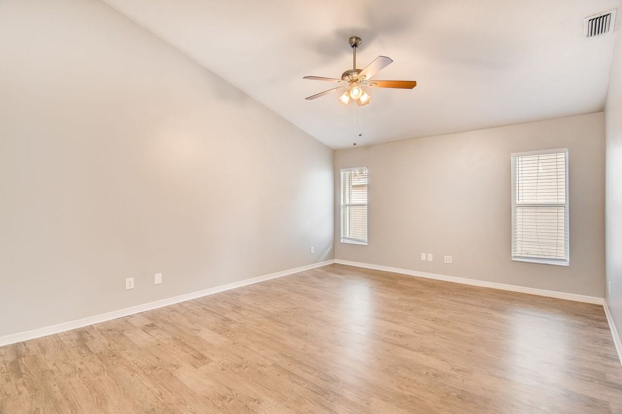 1921 Crane Creek Blvd - Photo 2 of 14