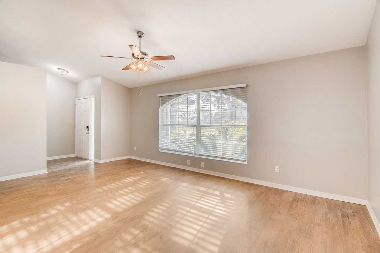 1921 Crane Creek Blvd - Photo 3 of 14