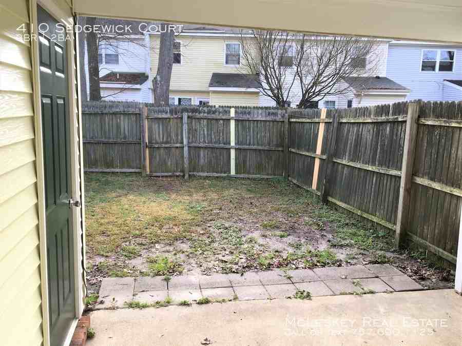 410 Sedgewick Court - Photo 3 of 20