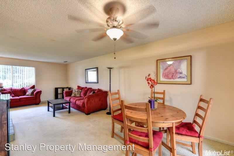 561 Leeward Way - Photo 3 of 25