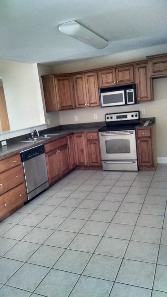 8064 Rhodes - Photo 3 of 7