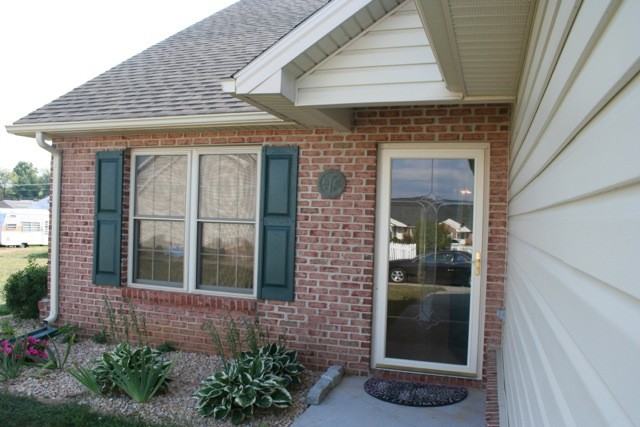 123 Alger Ln - Photo 3 of 35