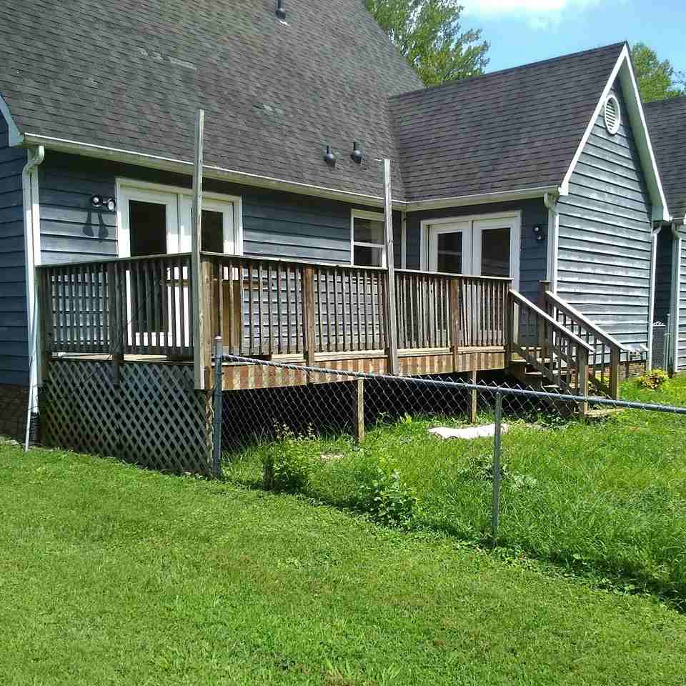 514 Fisk Rd - Photo 3 of 13