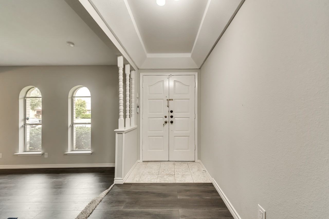 5806 Everglade Rd - Photo 3 of 26