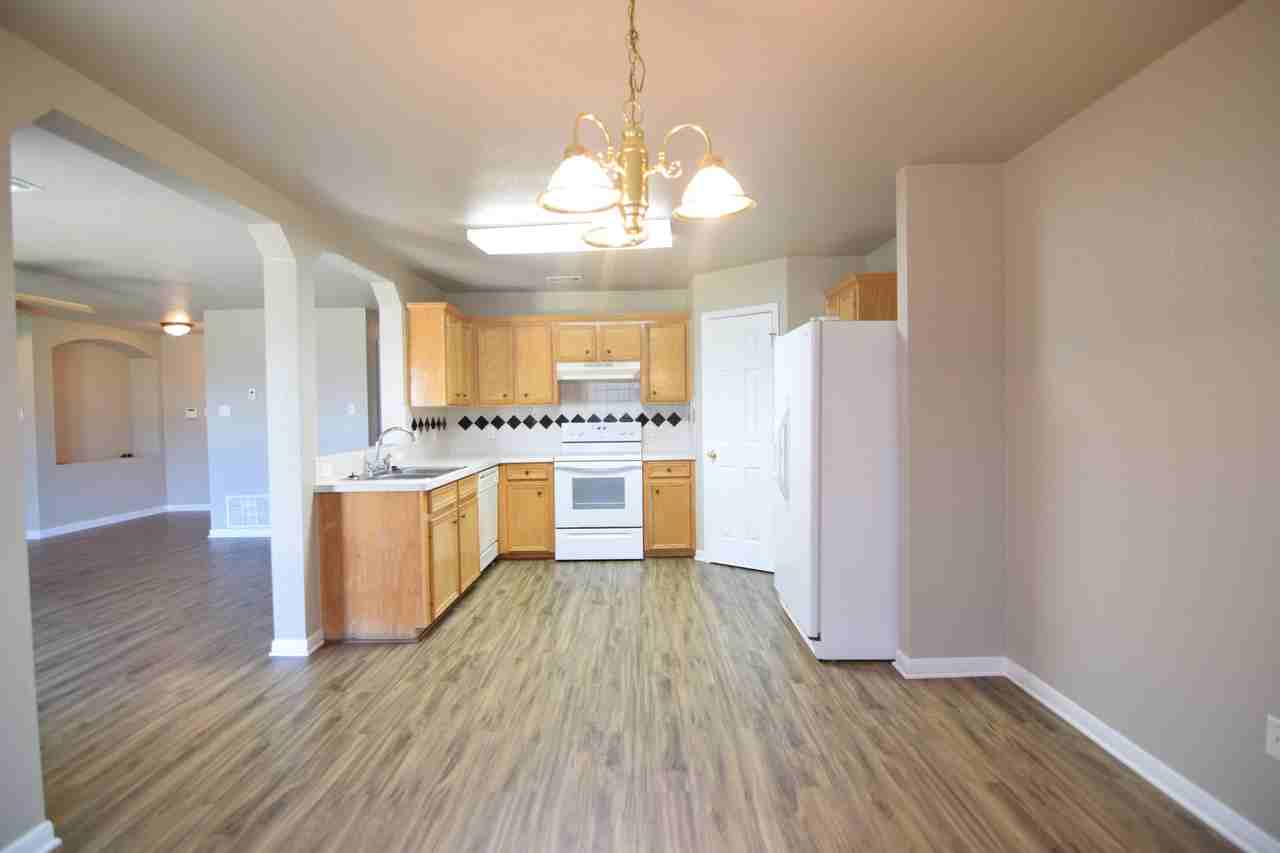 2407 Eppinette Dr - Photo 6 of 19