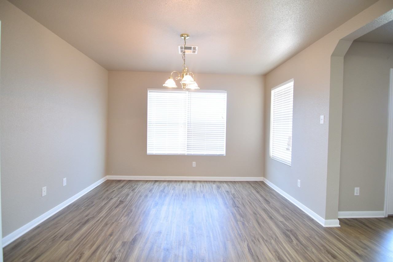 2407 Eppinette Dr - Photo 7 of 19