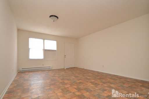 900 Edsel Court - Photo 2 of 7