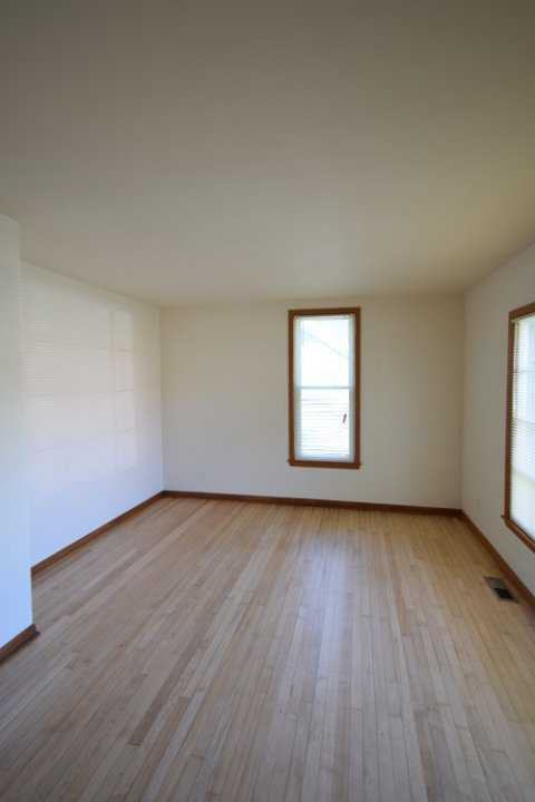 509 Oak St - Photo 2 of 8