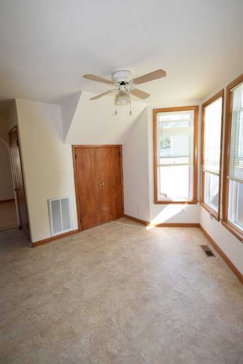 509 Oak St - Photo 3 of 8