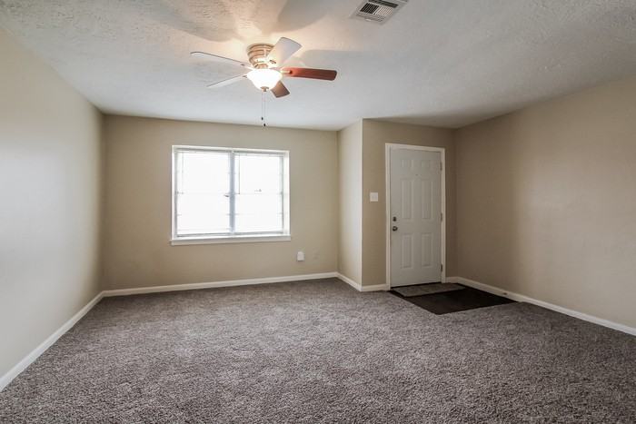 407 Harold Lane - Photo 3 of 13