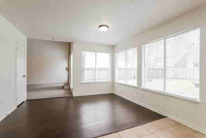 8314 Greenleaf Lake Dr - Photo 3 of 13