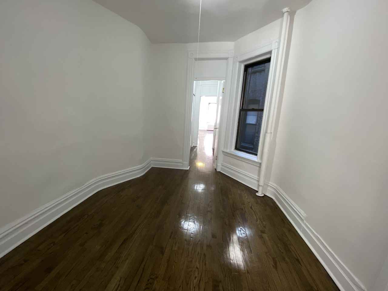 East 89th Street & 3rd Avenue #4E