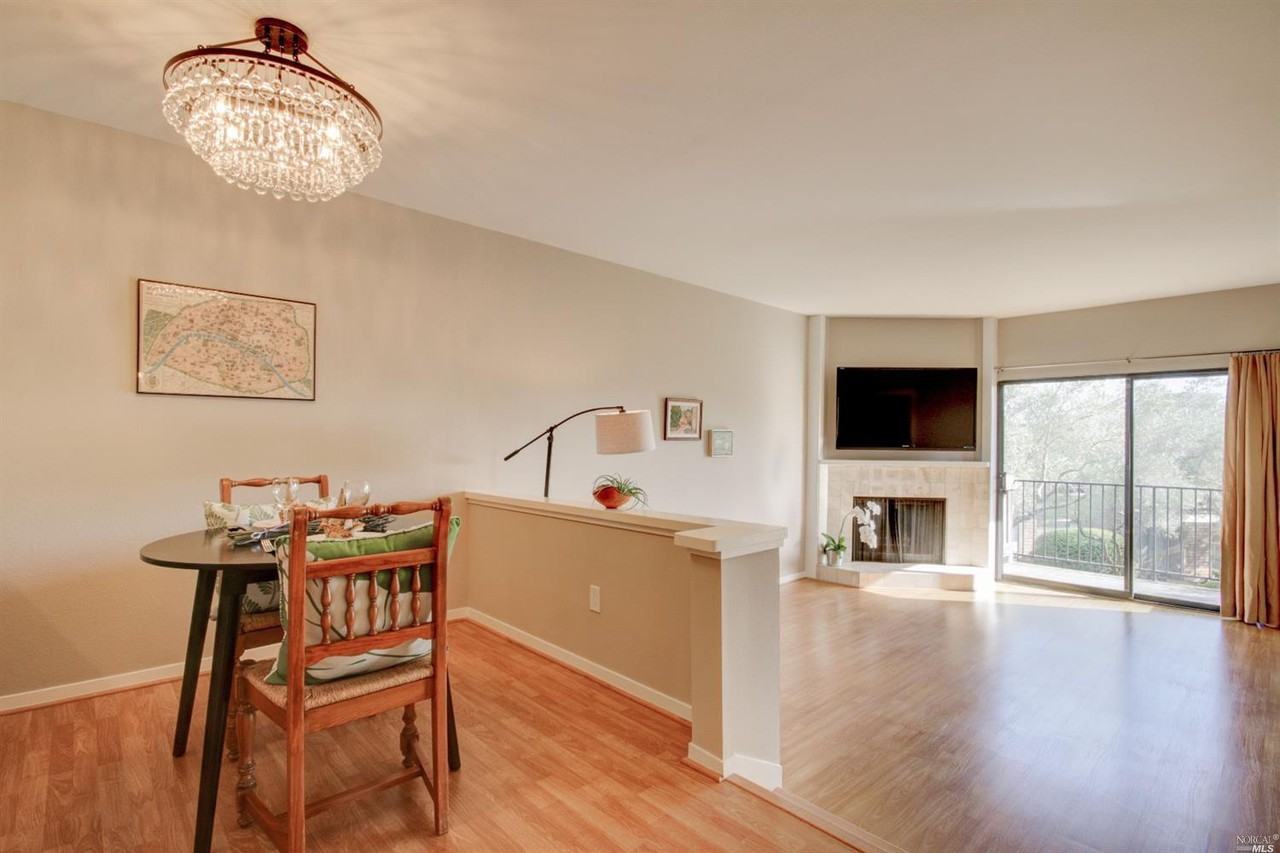 572 Seaver Drive - Photo 2 of 22