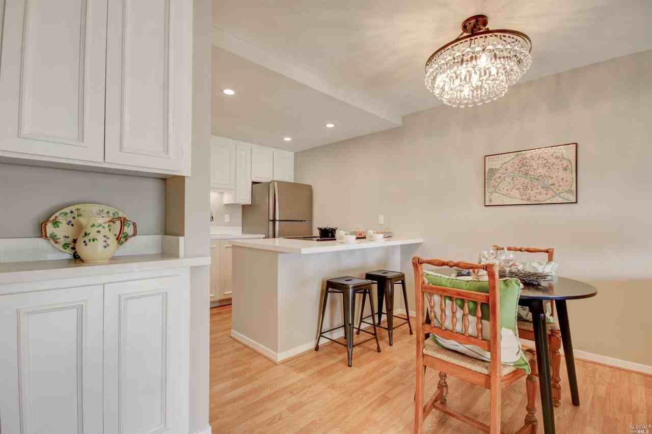 572 Seaver Drive - Photo 3 of 22