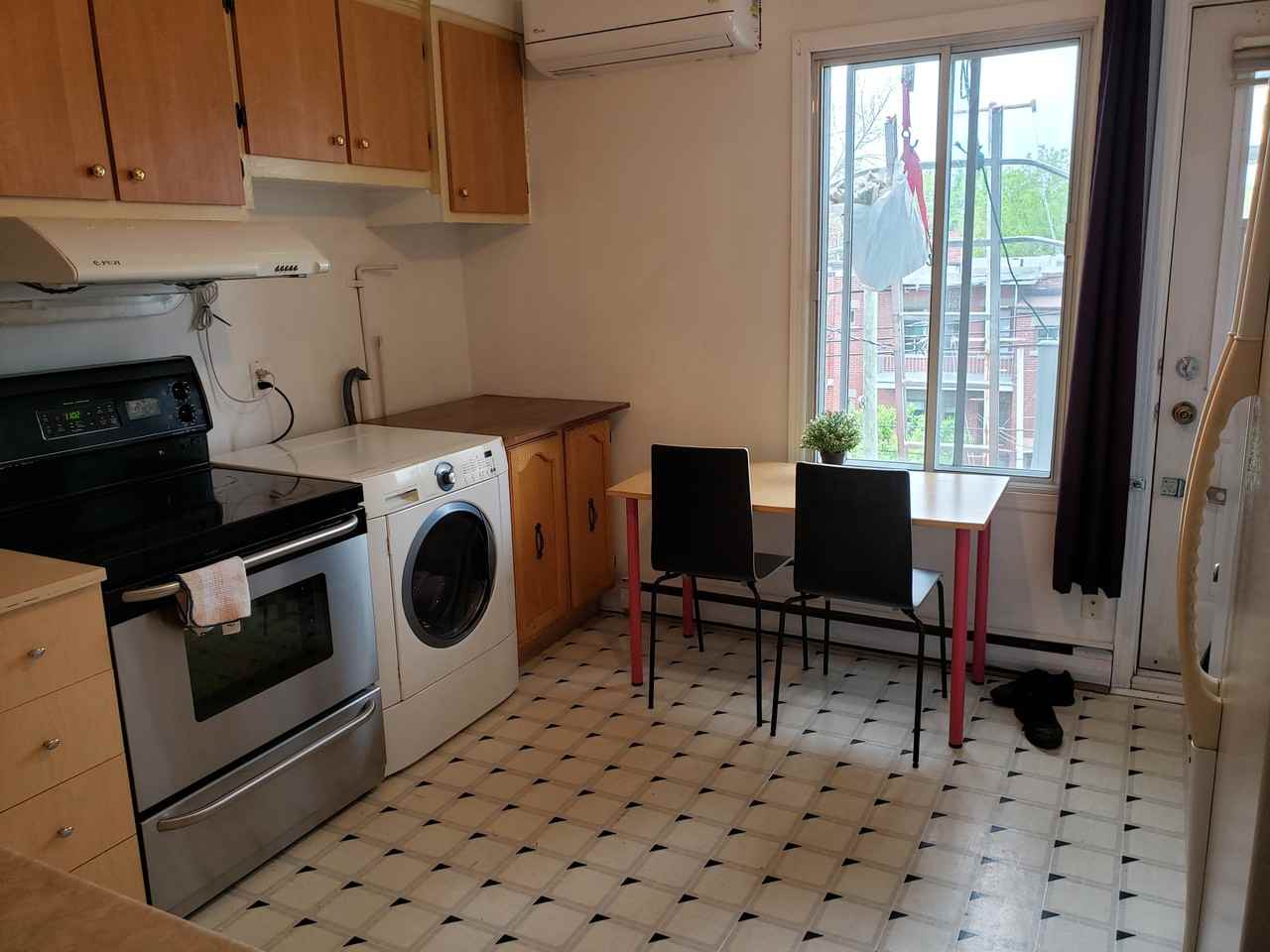 6585 Boulevard Monk #3 - Photo 2 of 10