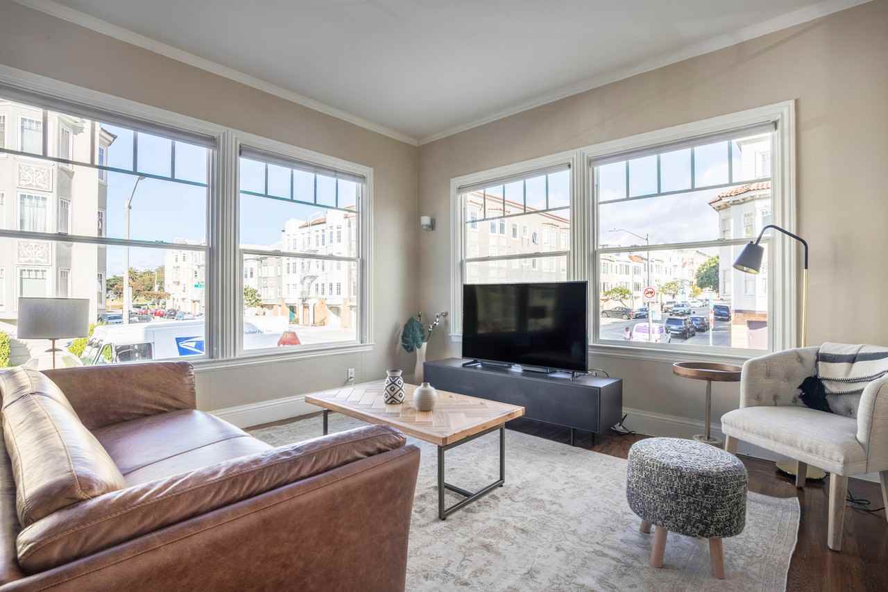 1503 Francisco St - Photo 2 of 17
