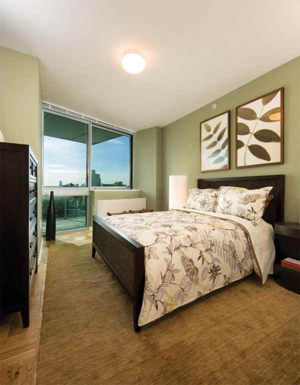 W 37th St #902 - Photo 4 of 8