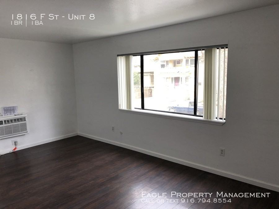 1816 F St #8 - Photo 2 of 6