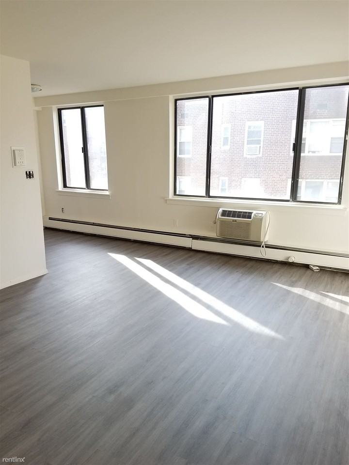 10 Lake St
