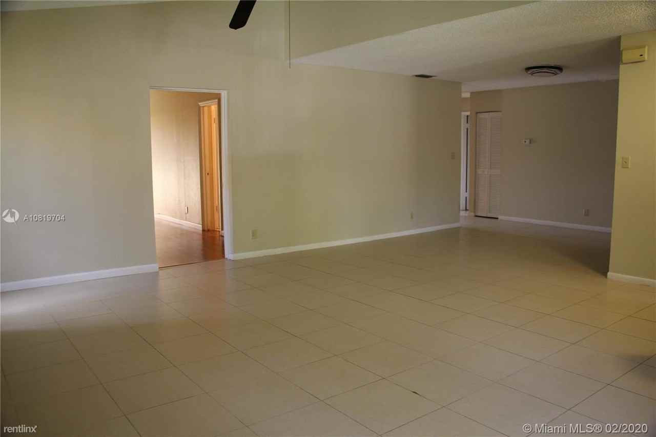 7029 Marlberry Ln - Photo 3 of 8